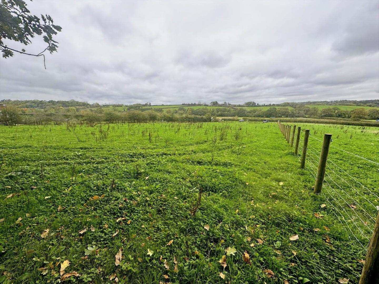 Approx. 0.98 acres of Agricultural Land, Cwrt Yr Ala Road Cardiff Road CF5 5QD